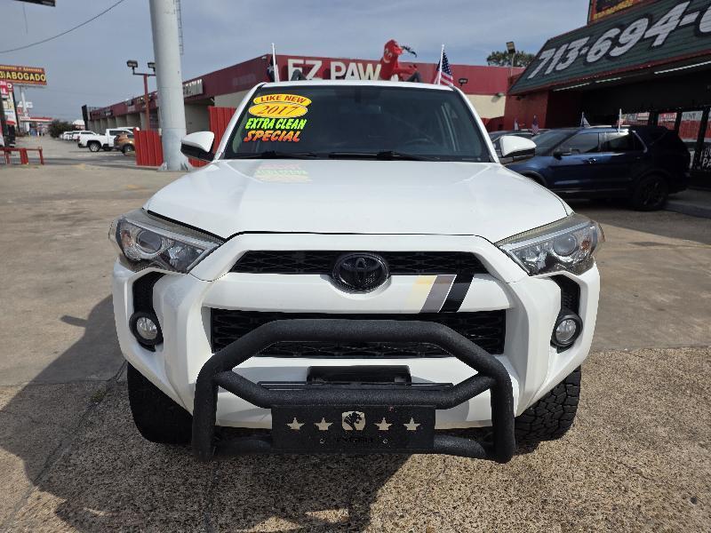 Toyota 4Runner SR5 2WD 2017
