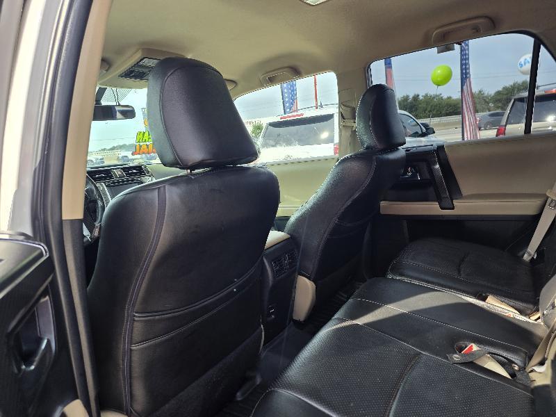 Toyota 4Runner SR5 2WD 2017