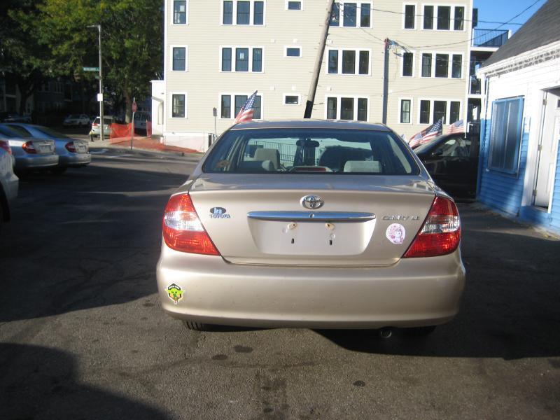 Toyota Camry LE 2002