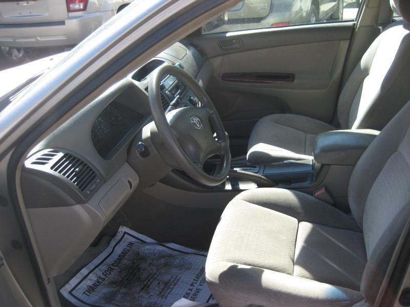 2002 Toyota Camry LE - Photo 8