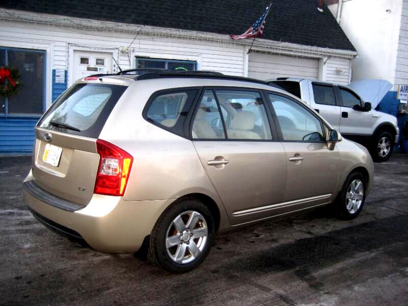 Kia Rondo LX 2008