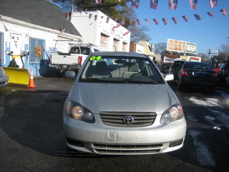 Toyota Corolla LE 2004