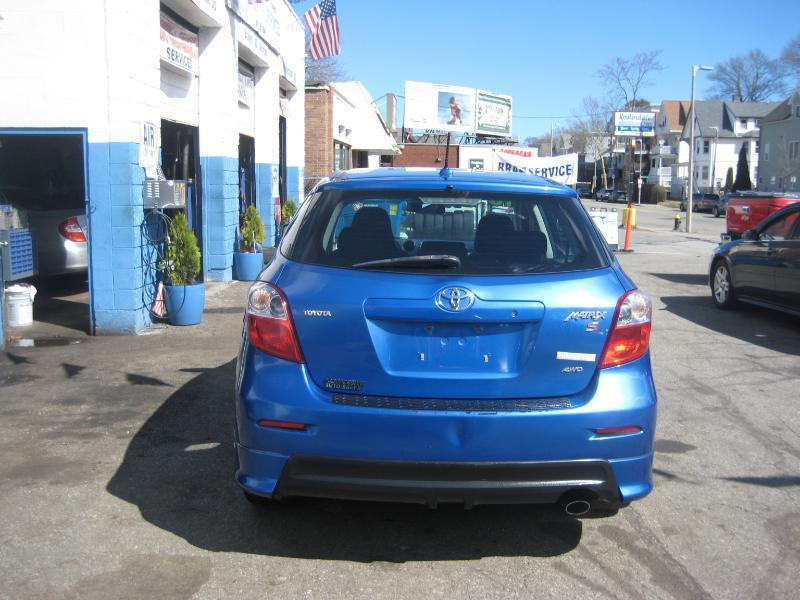 Toyota Matrix  2010