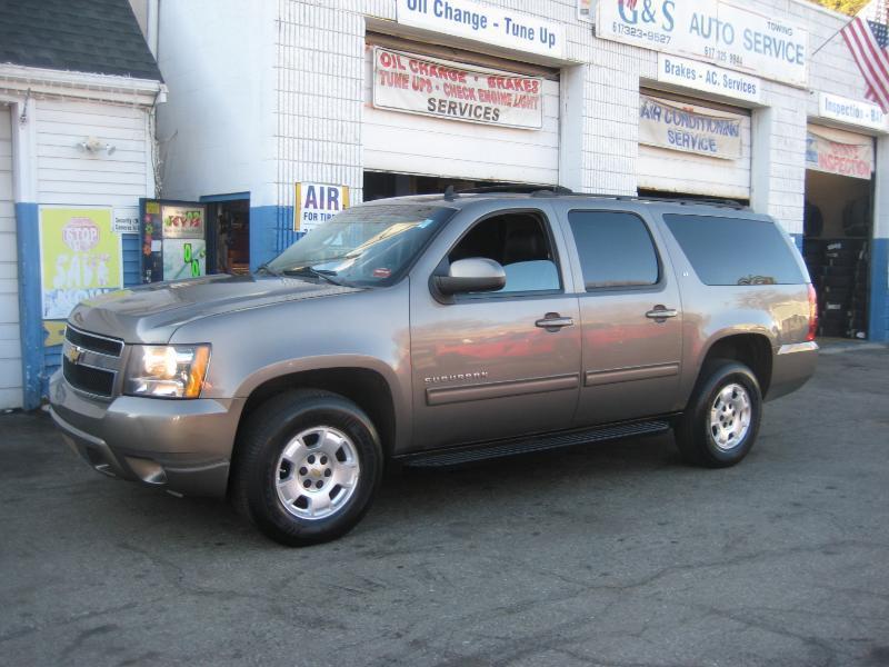 Chevrolet Suburban LT 1500 4WD 2012