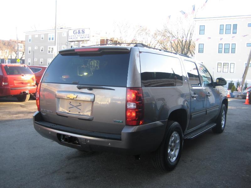Chevrolet Suburban LT 1500 4WD 2012