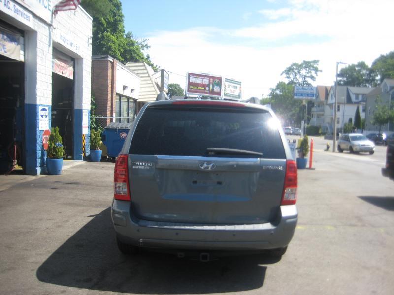 Hyundai Entourage GLS 2007