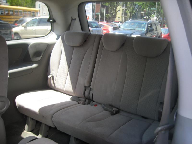 Hyundai Entourage GLS 2007