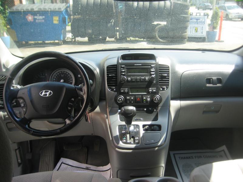 Hyundai Entourage GLS 2007
