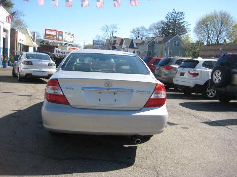 Toyota Camry LE 2002