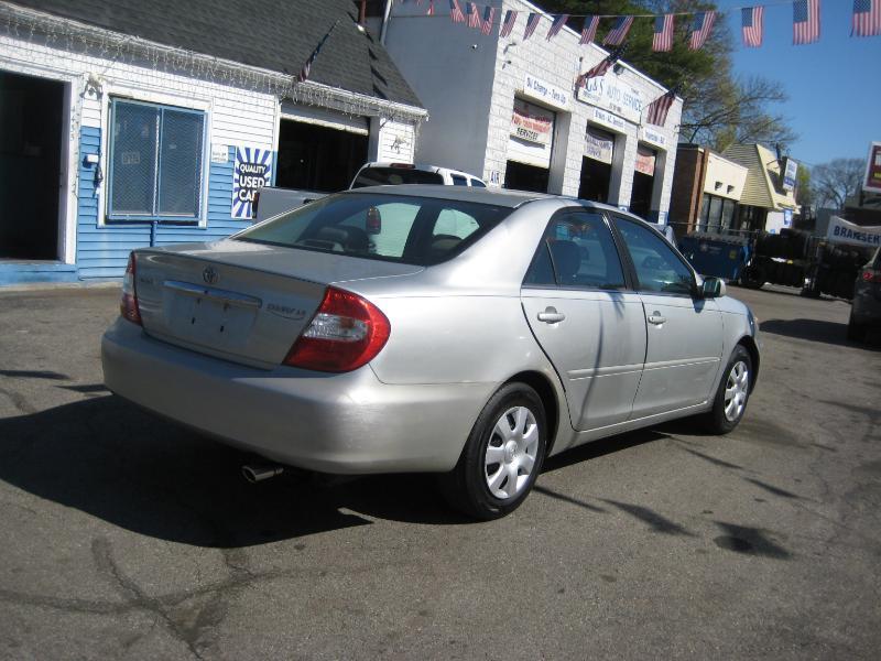 Toyota Camry LE 2002