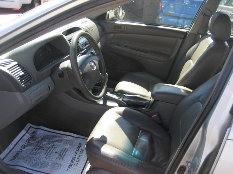 Toyota Camry LE 2002