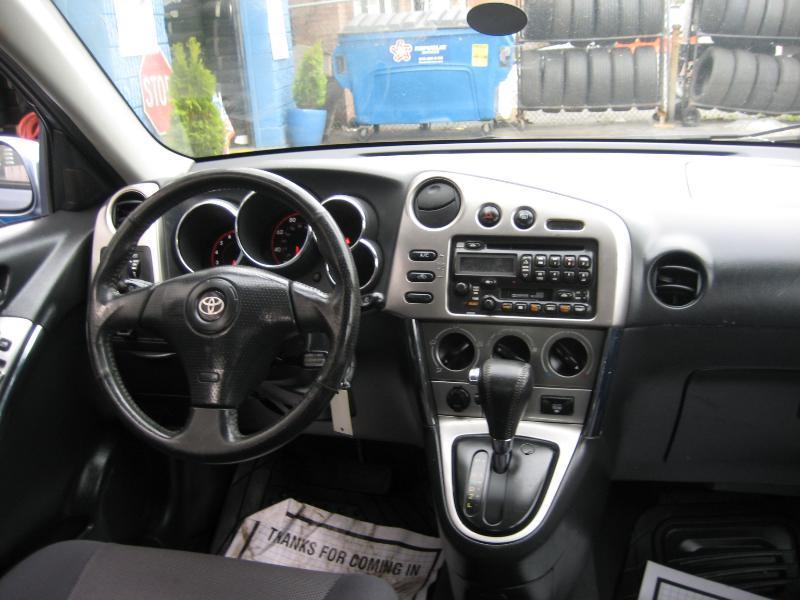 Toyota Matrix  2004
