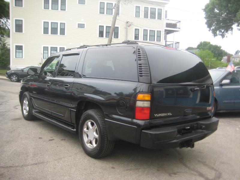 GMC Yukon Denali  2004