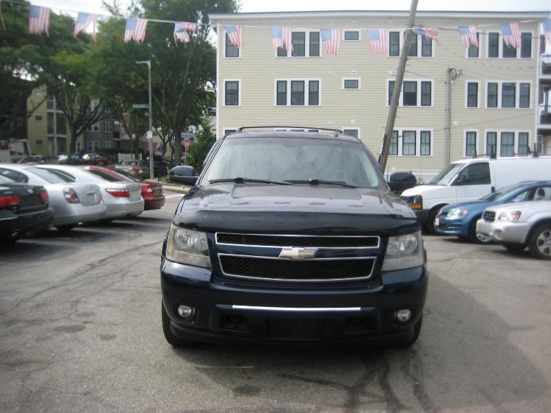 Chevrolet Suburban  2009