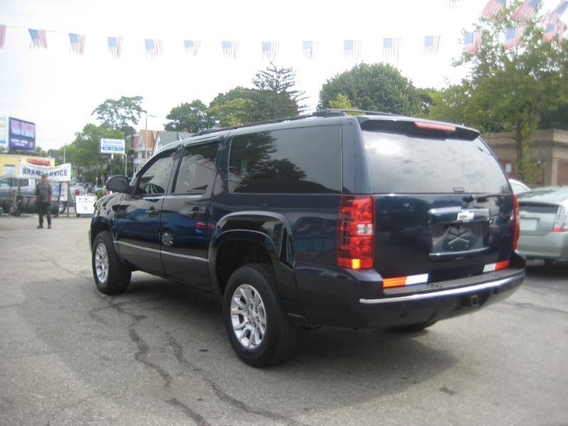 Chevrolet Suburban  2009