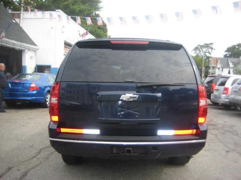 Chevrolet Suburban  2009