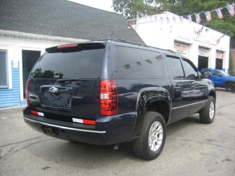 Chevrolet Suburban  2009