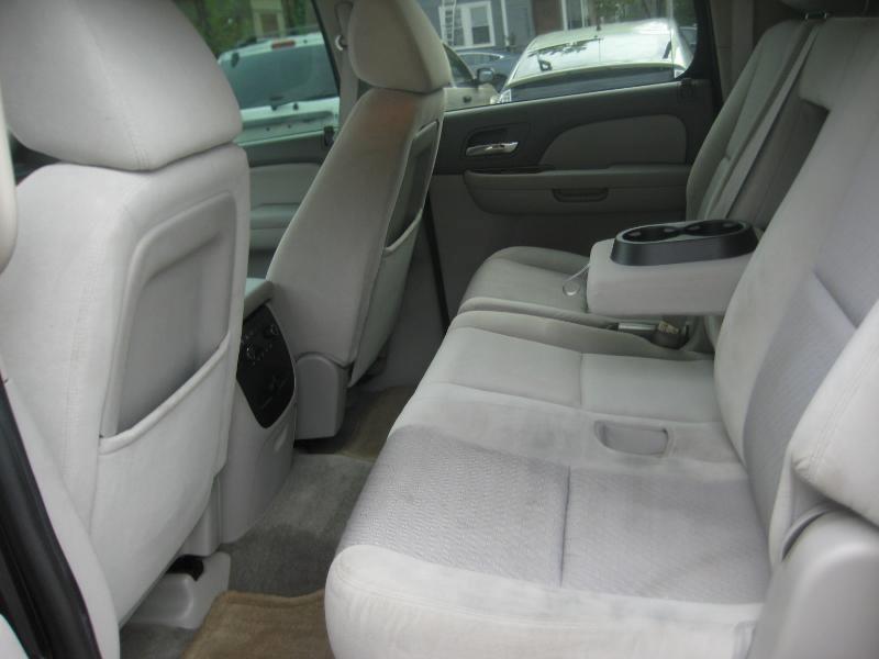 Chevrolet Suburban  2009
