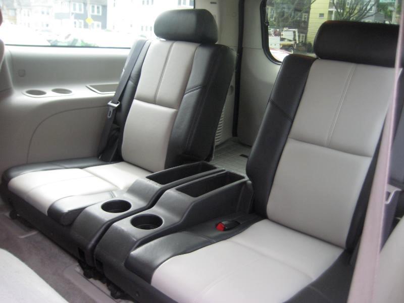 Chevrolet Suburban  2009