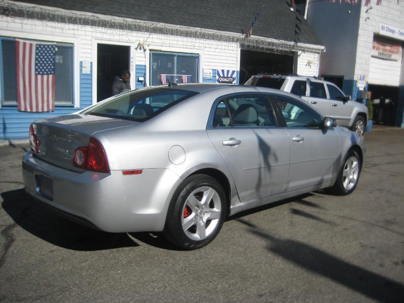 Chevrolet Malibu LS 2010