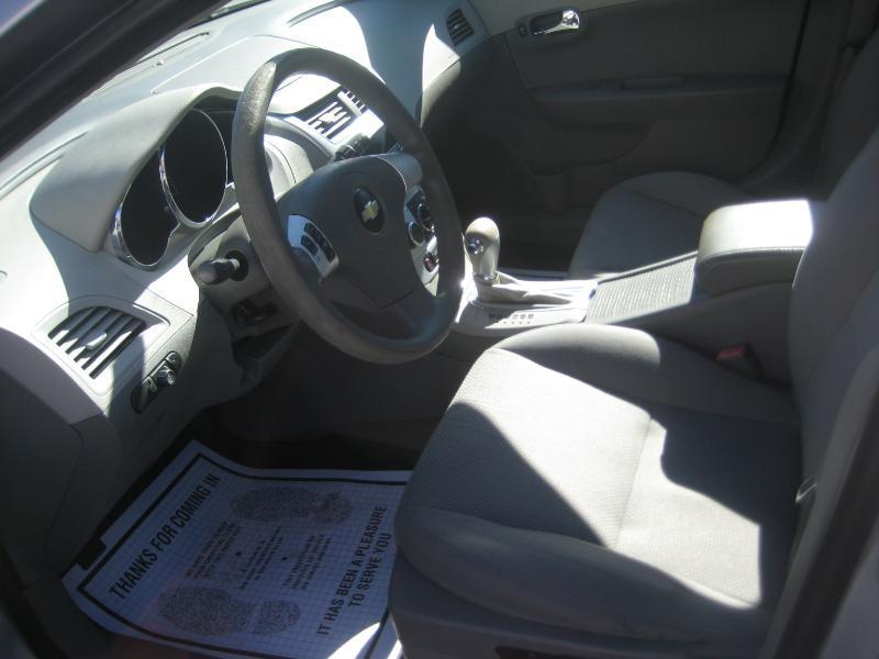 Chevrolet Malibu LS 2010