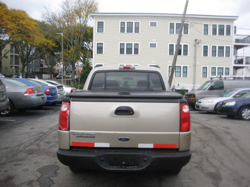 Ford Explorer Sport Trac XLS 4WD 2004