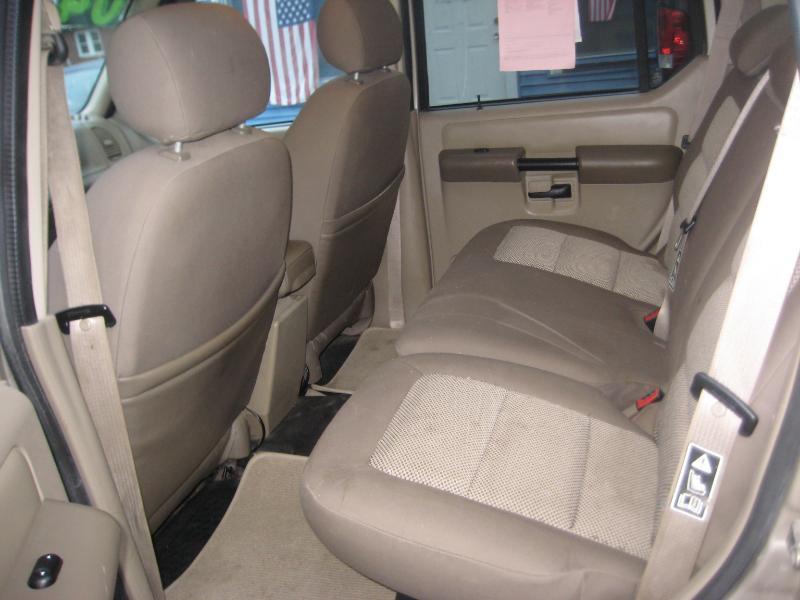 Ford Explorer Sport Trac XLS 4WD 2004