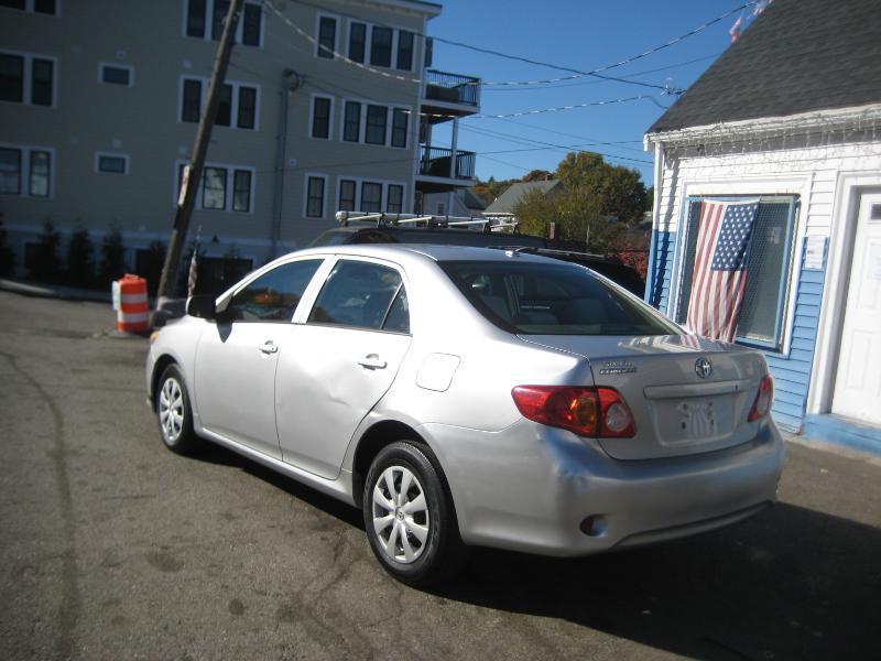 Toyota Corolla  2010