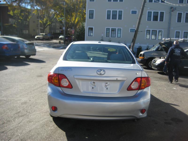 Toyota Corolla  2010