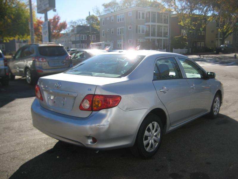 Toyota Corolla  2010