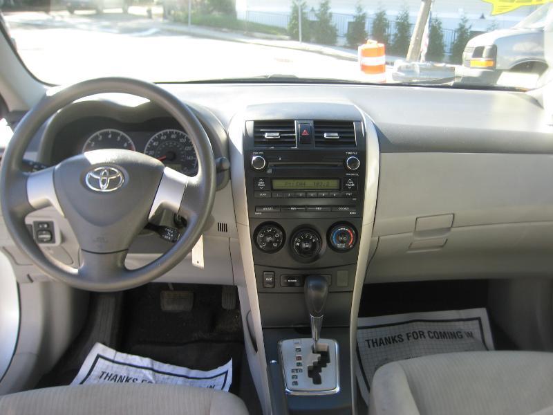 Toyota Corolla  2010