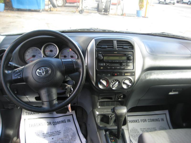 Toyota RAV4  2005