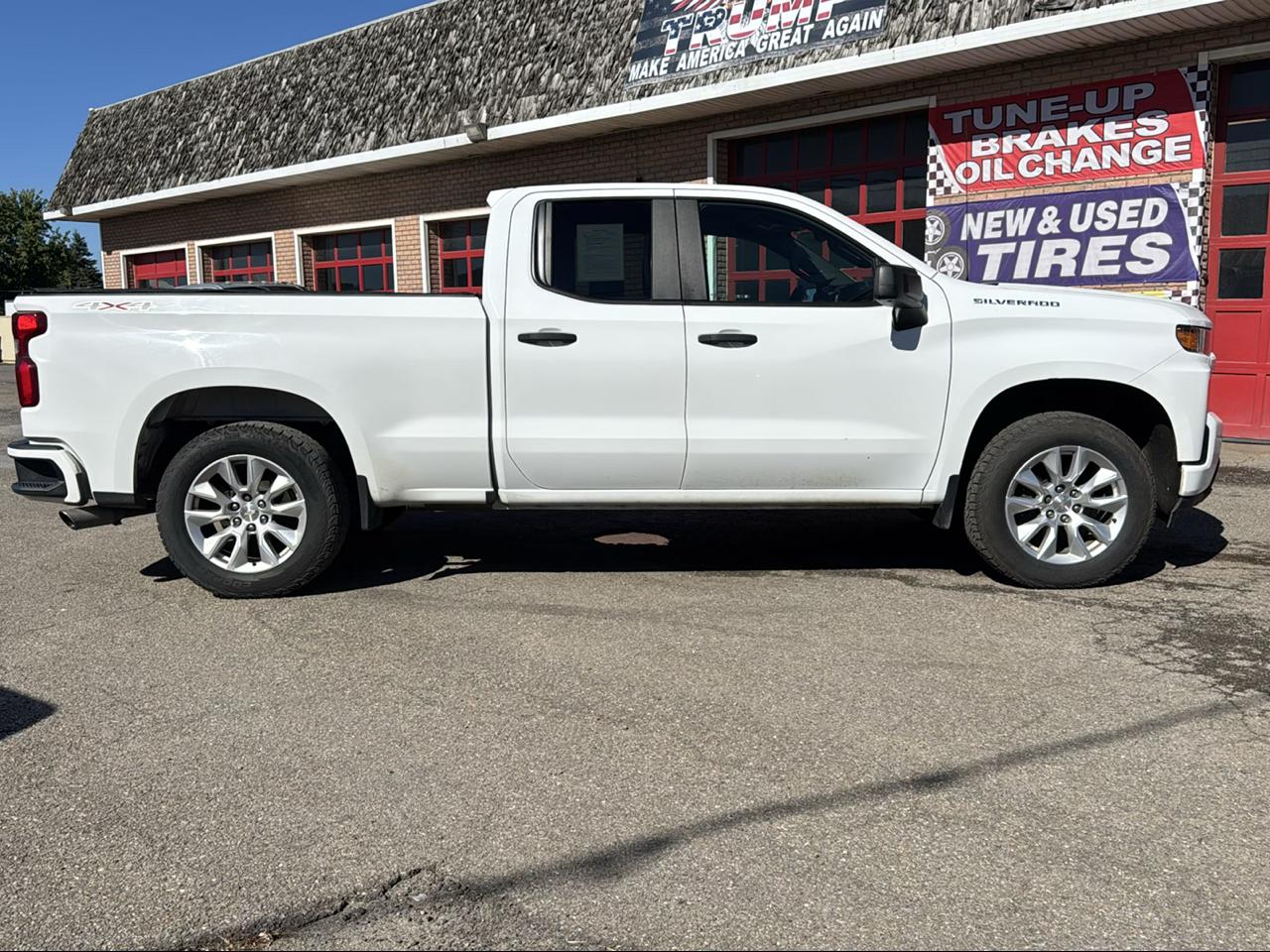 2020 Chevrolet Silverado 1500 4WD Double Cab 147" Custom
