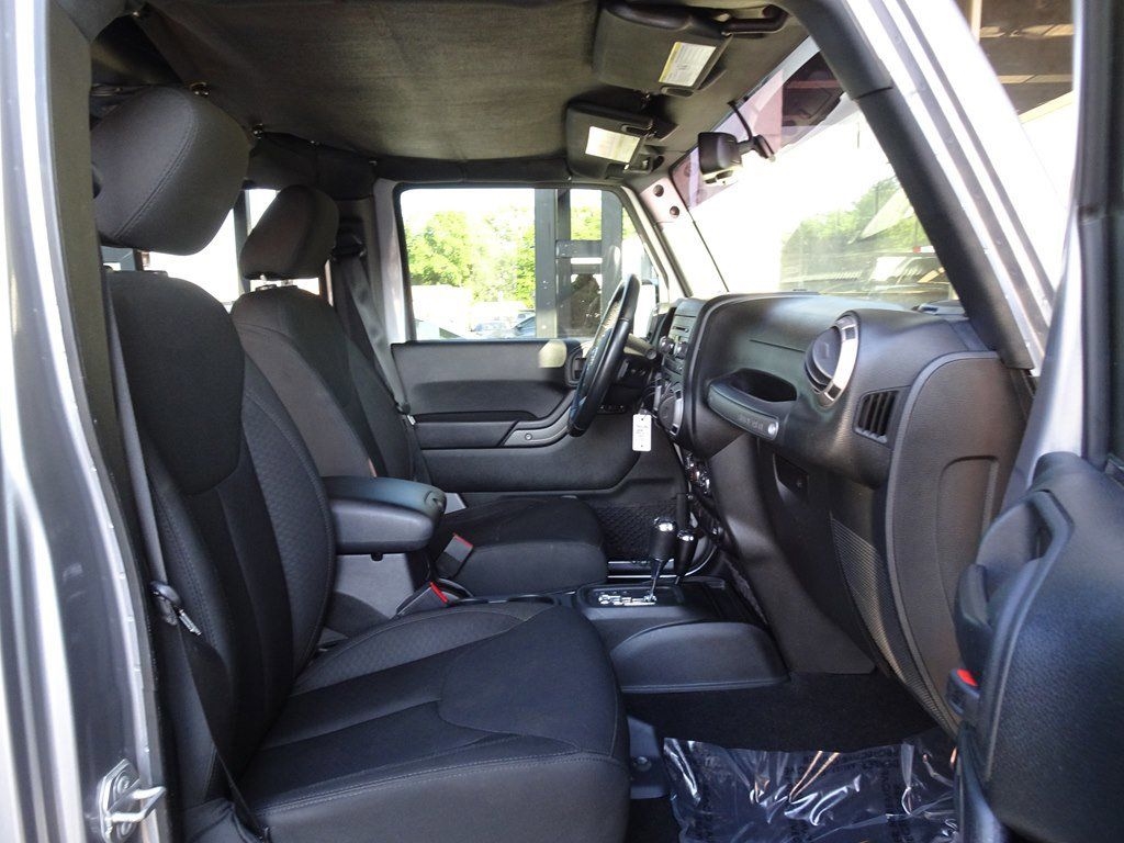 Jeep Wrangler Unlimited Sport 4WD 2017