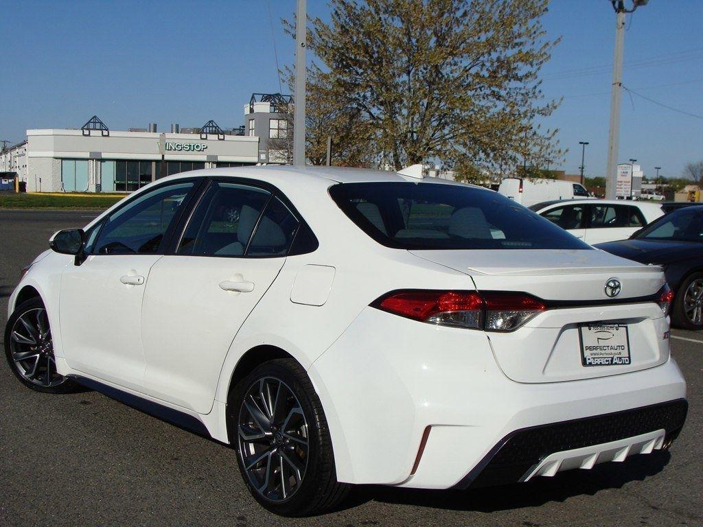 Toyota Corolla SE CVT (Natl) 2020