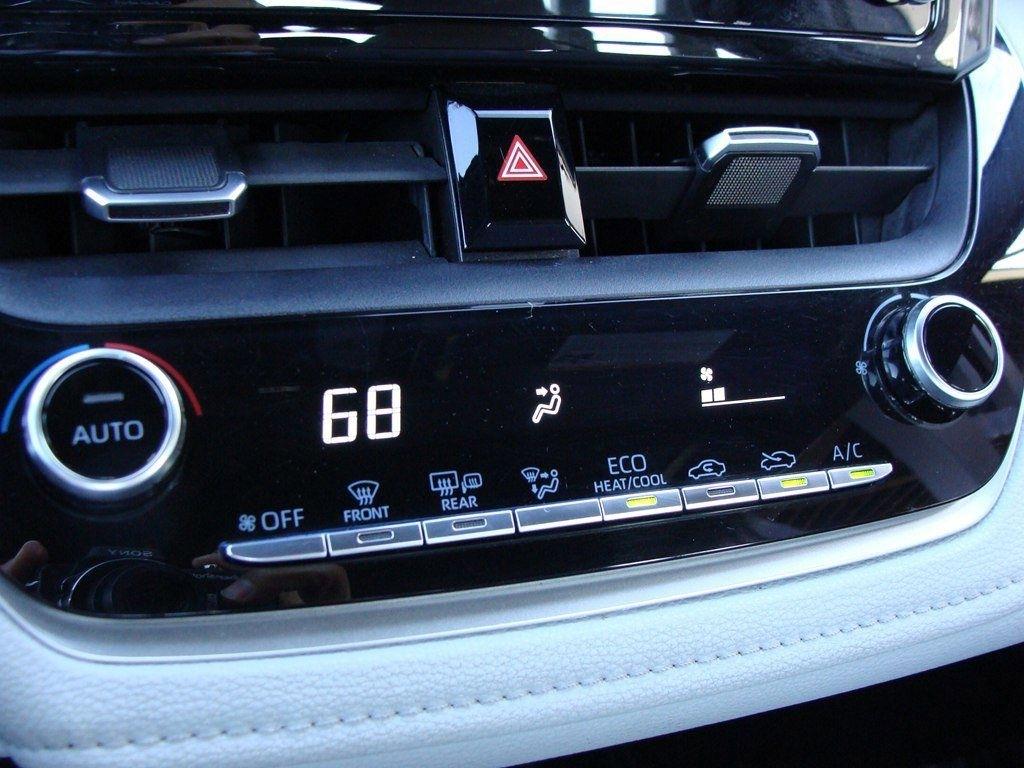 Toyota Corolla SE CVT (Natl) 2020