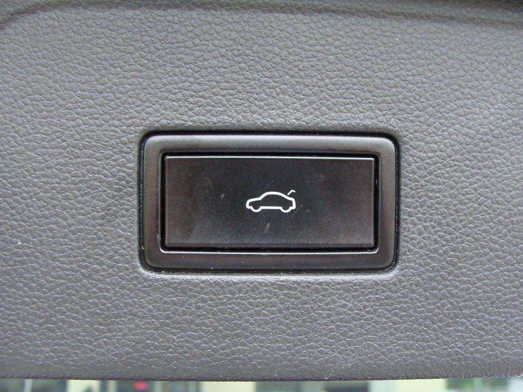 Volkswagen Atlas 3.6L V6 SE w/Technology 4MOTION 2018