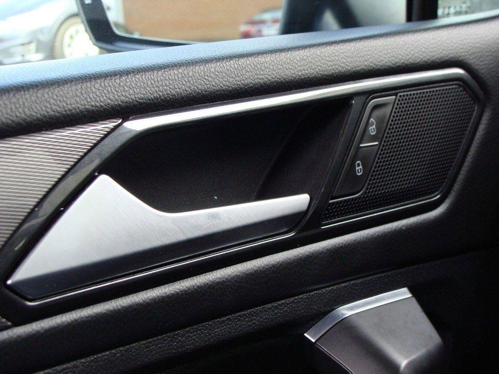 Volkswagen Tiguan 2.0T SE FWD 2023