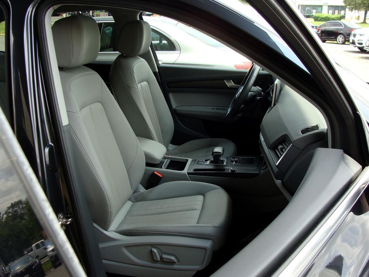 Audi Q5 Premium Plus 45 TFSI quattro 2020 Audi Q5 Premium Plus 45 TFSI quattro 2020