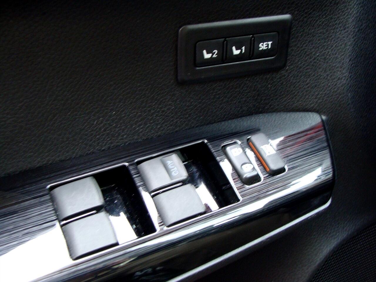 Toyota RAV4 Limited AWD (Natl) 2017 Toyota RAV4 Limited AWD (Natl) 2017