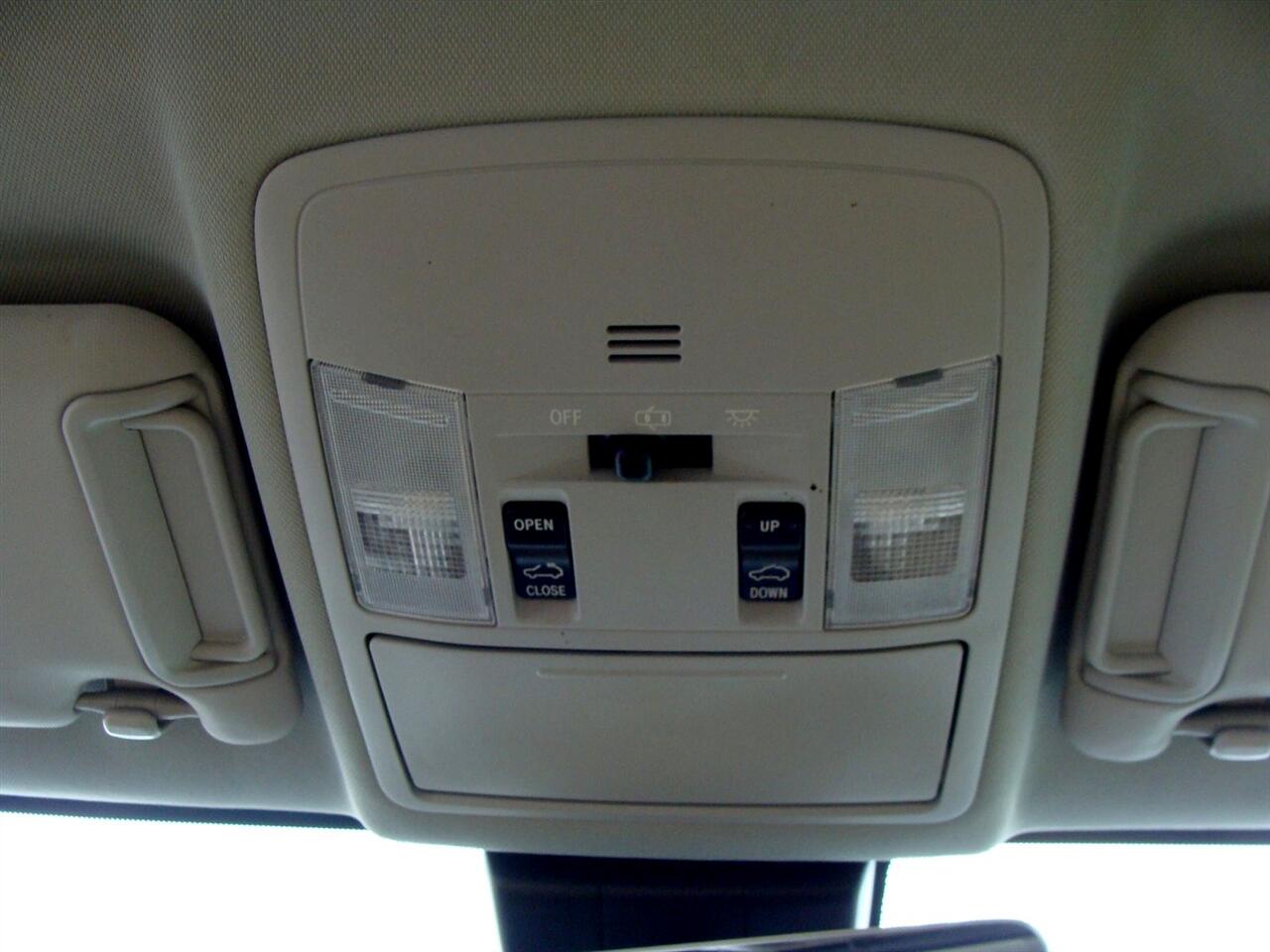 Toyota RAV4 Limited AWD (Natl) 2017 Toyota RAV4 Limited AWD (Natl) 2017