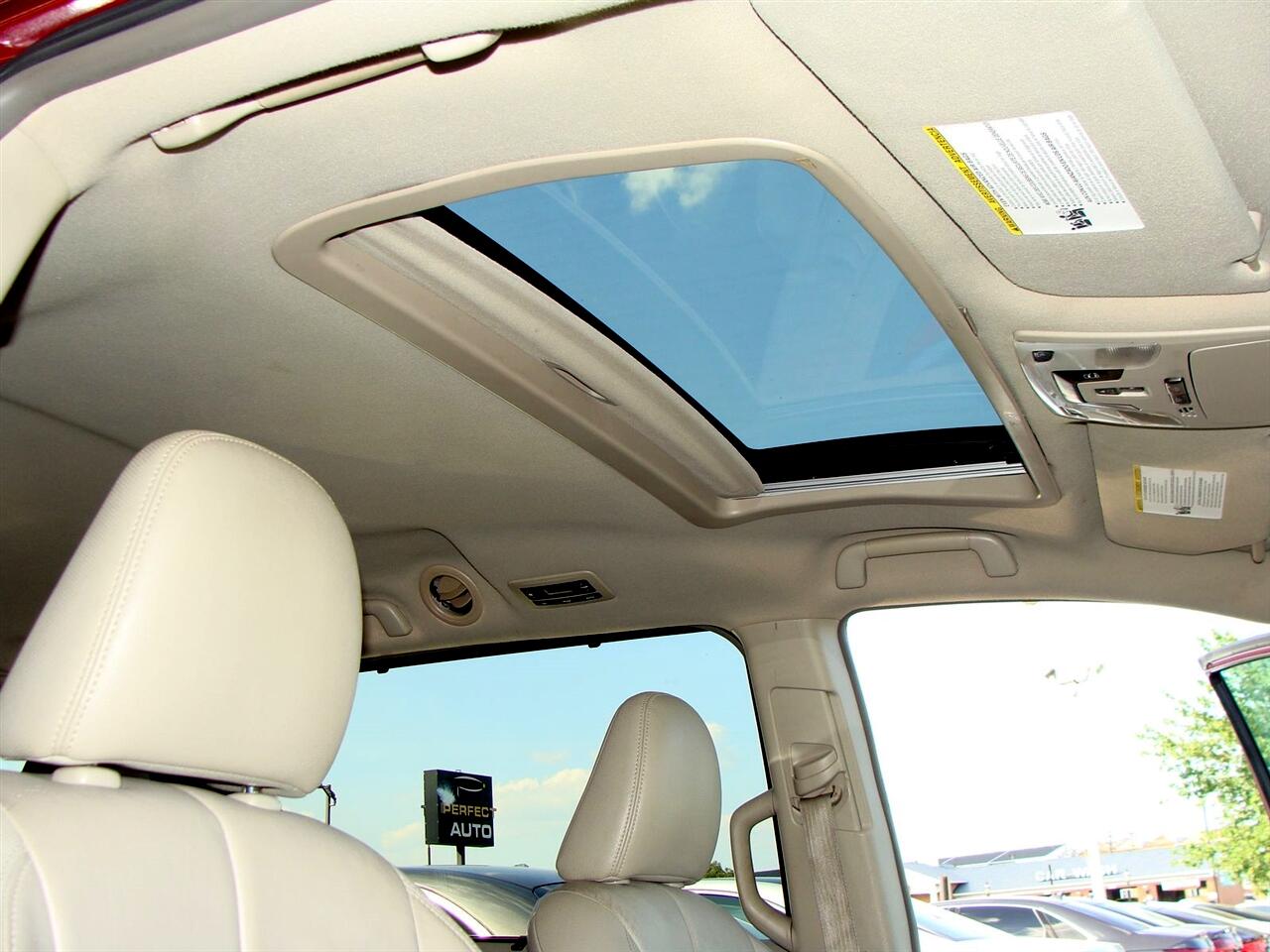 Toyota Sienna 5dr 8-Pass Van V6 XLE FWD (Natl) 2014 Toyota Sienna 5dr 8-Pass Van V6 XLE FWD (Natl) 2014