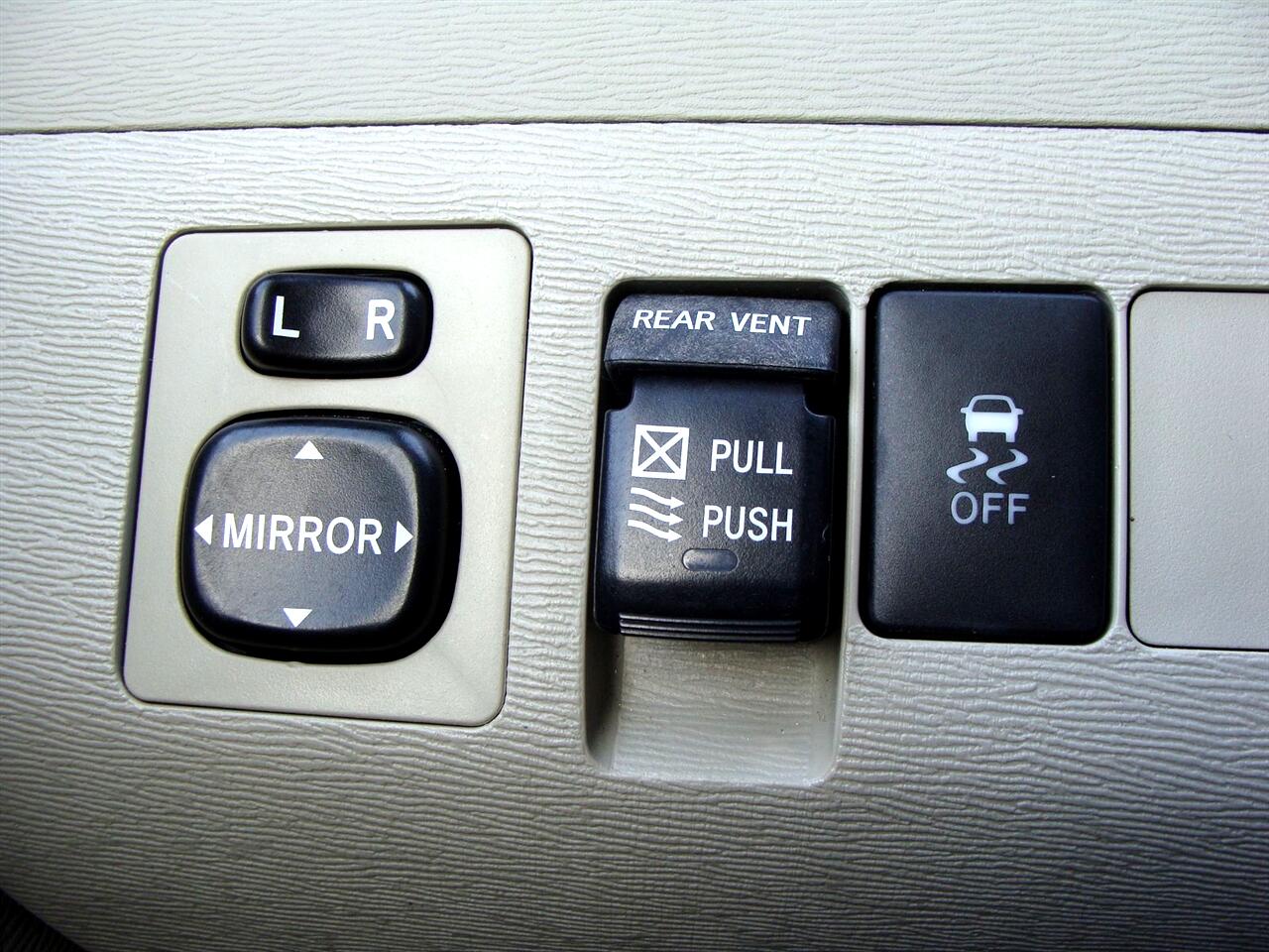 Toyota Sienna 5dr 8-Pass Van V6 XLE FWD (Natl) 2014 Toyota Sienna 5dr 8-Pass Van V6 XLE FWD (Natl) 2014