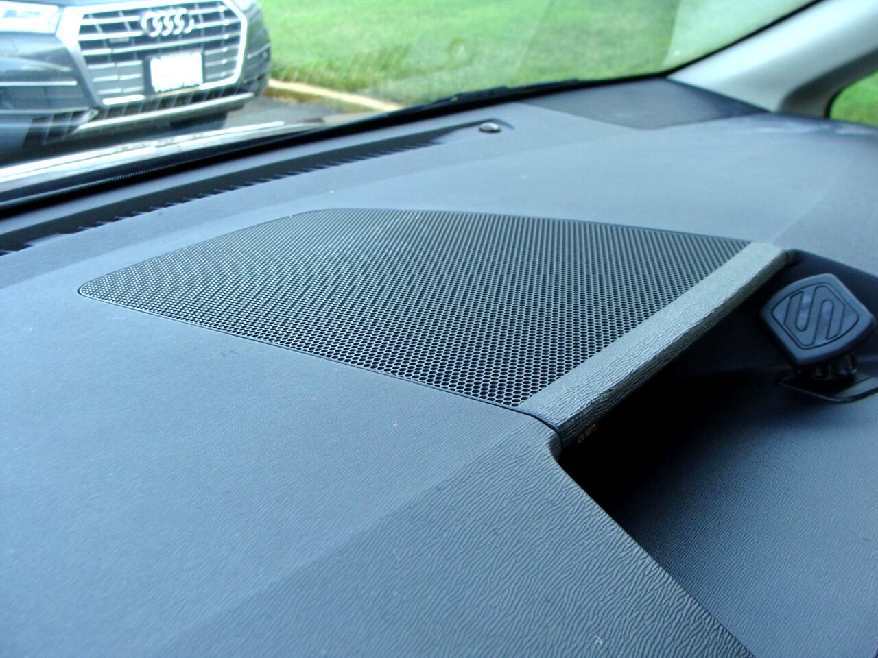 Toyota Sienna 5dr 8-Pass Van V6 XLE FWD (Natl) 2014 Toyota Sienna 5dr 8-Pass Van V6 XLE FWD (Natl) 2014