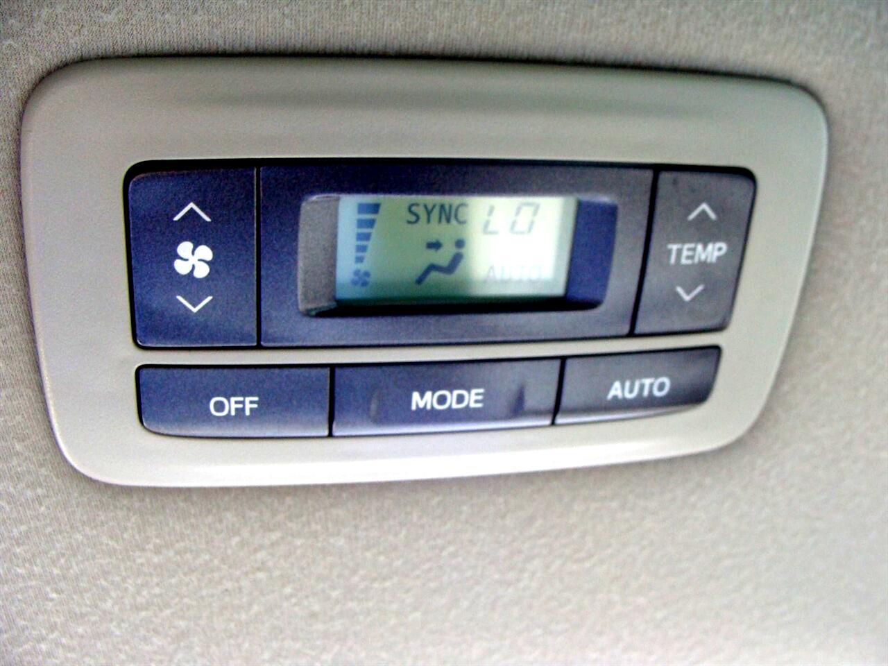 Toyota Sienna 5dr 8-Pass Van V6 XLE FWD (Natl) 2014 Toyota Sienna 5dr 8-Pass Van V6 XLE FWD (Natl) 2014