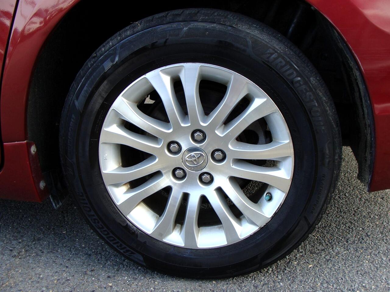 Toyota Sienna 5dr 8-Pass Van V6 XLE FWD (Natl) 2014 Toyota Sienna 5dr 8-Pass Van V6 XLE FWD (Natl) 2014