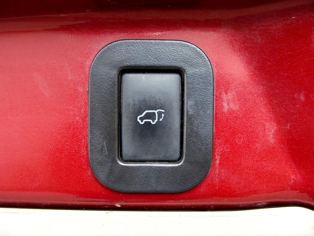 Toyota Sienna 5dr 8-Pass Van V6 XLE FWD (Natl) 2014 Toyota Sienna 5dr 8-Pass Van V6 XLE FWD (Natl) 2014