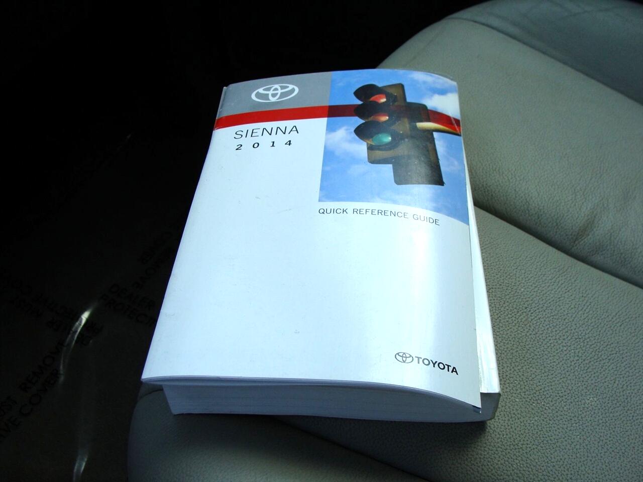 Toyota Sienna 5dr 8-Pass Van V6 XLE FWD (Natl) 2014 Toyota Sienna 5dr 8-Pass Van V6 XLE FWD (Natl) 2014