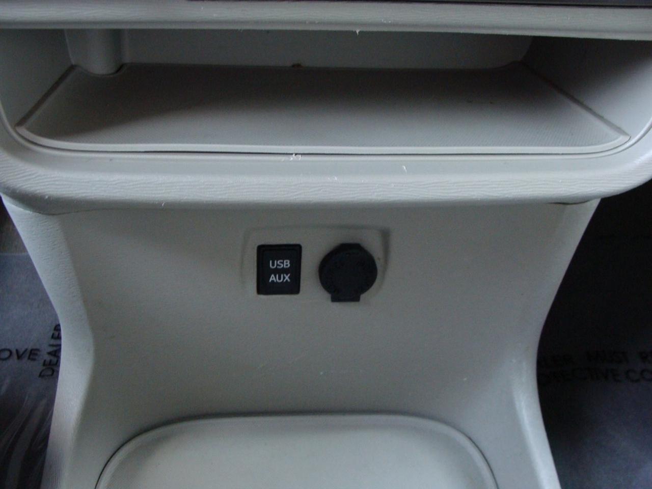 Toyota Sienna 5dr 8-Pass Van V6 XLE FWD (Natl) 2014