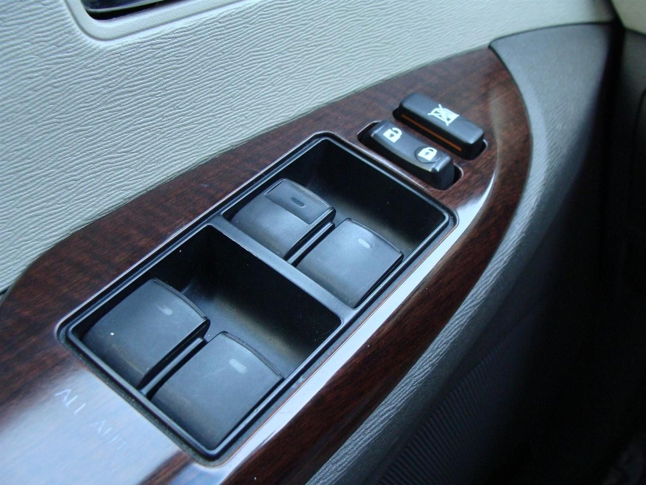 Toyota Sienna 5dr 8-Pass Van V6 XLE FWD (Natl) 2014